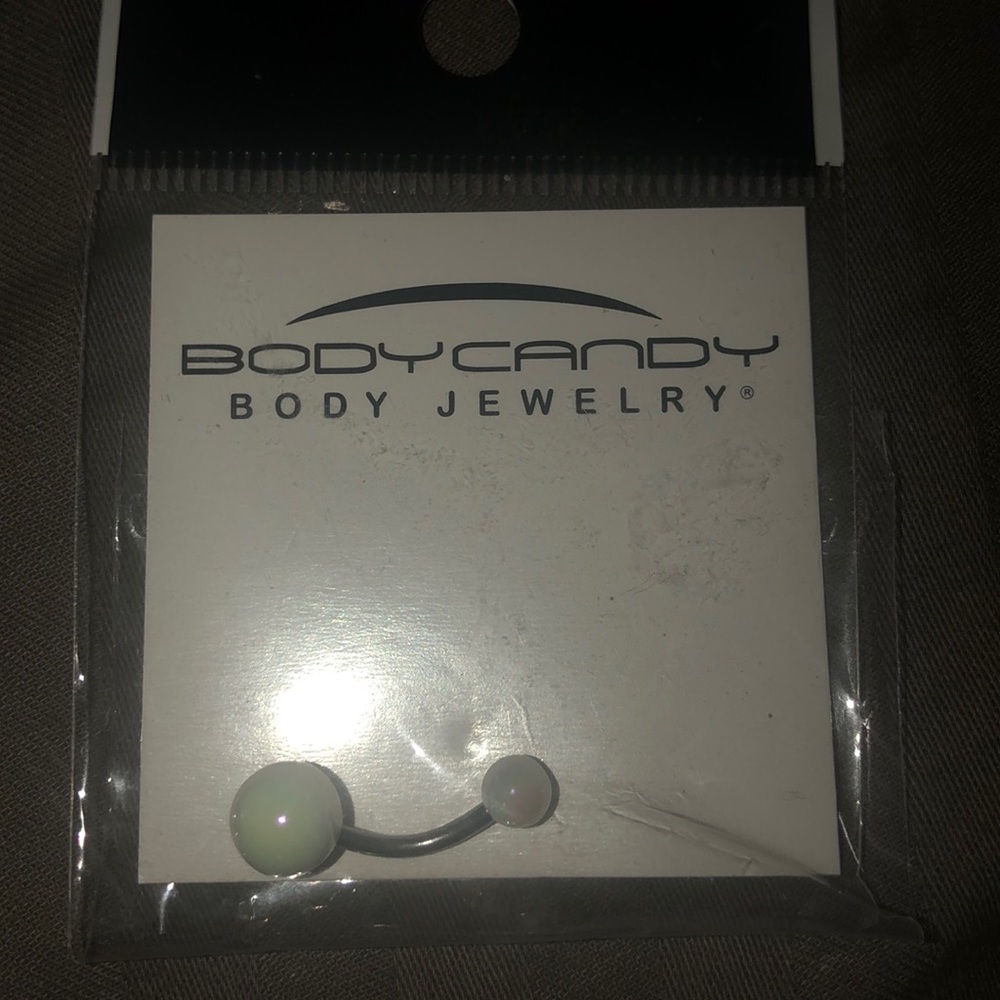 belly button ring